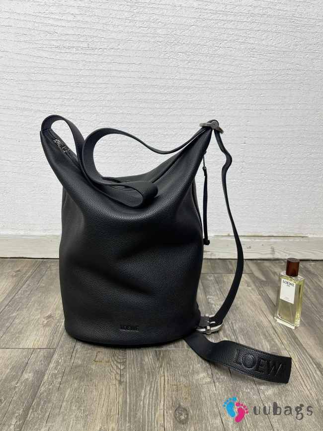 Uubags Loewe Loop bucket in supple grained calfskin 39x39x15.5cm - 1