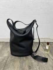 Uubags Loewe Loop bucket in supple grained calfskin 39x39x15.5cm - 1