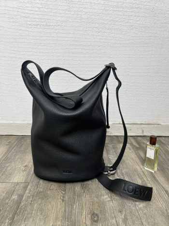 Uubags Loewe Loop bucket in supple grained calfskin 39x39x15.5cm