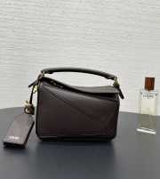 Uubags Loewe mini Featherlight Puzzle bag in dark chestnut nappa lambskin 18x12.5x7.5cm - 1
