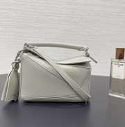 Uubags Loewe mini Featherlight Puzzle bag in shell grey nappa lambskin 18x12.5x7.5cm - 1