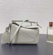 Uubags Loewe mini Featherlight Puzzle bag in shell grey nappa lambskin 18x12.5x7.5cm - 4