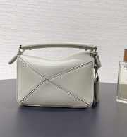 Uubags Loewe mini Featherlight Puzzle bag in shell grey nappa lambskin 18x12.5x7.5cm - 3