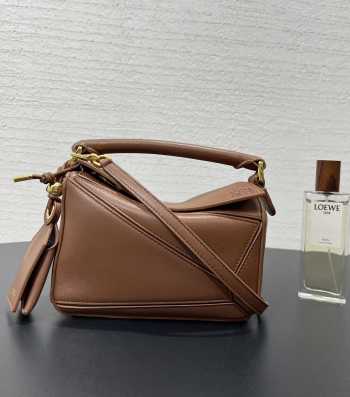 Uubags Loewe mini Featherlight Puzzle bag in brown nappa lambskin 18x12.5x7.5cm