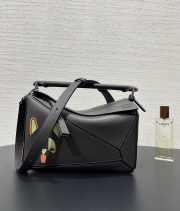 Uubags Loewe Futurist Cat small Puzzle bag in dark taupe classic calfskin 24x16x10cm - 2