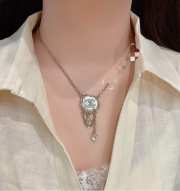 Uubags Chanel gold chain necklace featuring an interlocking CC logo pendant - 5