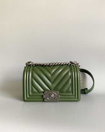 Uubags Chanel Medium Le Boy Green Flap Bag Quilted Leather With Silver Hardware 20.5x12x8.5cm