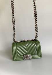 Uubags Chanel Medium Le Boy Green Flap Bag Quilted Leather With Silver Hardware 20.5x12x8.5cm - 2