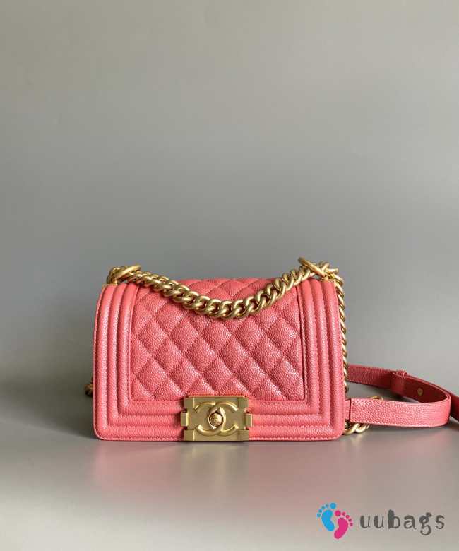 Uubags Boy Chanel small handbag in calfskin & gold-plated metal pink 12x20.5x8.5cm - 1