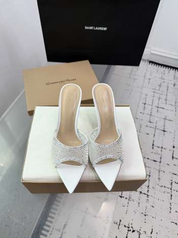 Uubags Gianvito Rossi Rania 85 crystal-embellished mules in white