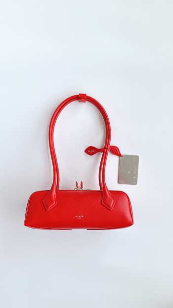 Uubags Alaia Le Teckel small patent leather shoulder bag in red 28x10x8cm