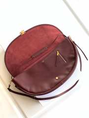 Uubags Celine Little Halfmoon Soft Triomphe In Burgundy Supple Shiny Lambskin 25x13x5cm - 4
