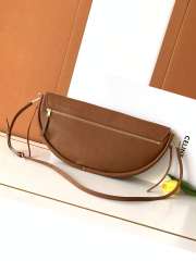 Uubags Celine Little Halfmoon Soft Triomphe In Tan Supple Shiny Lambskin 25x13x5cm - 3