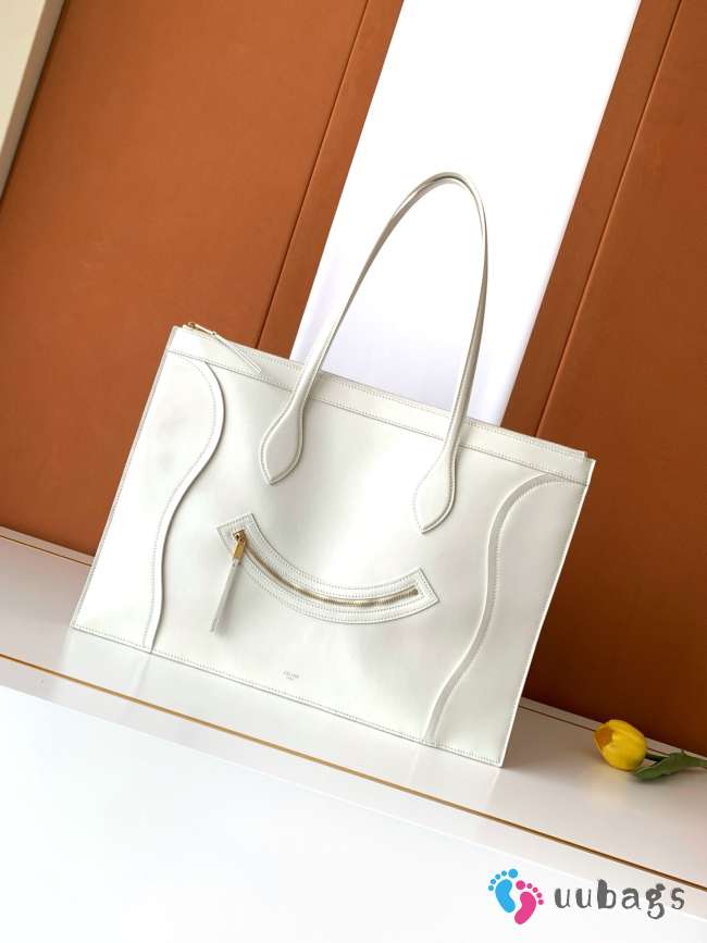 Uubags Celine Flat Luggage In White Glossy Calfskin 44.5x31.5x0.5cm - 1