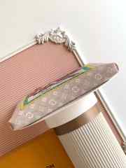 Uubags Louis Vuitton M15128 Travels With Grace Coddington Carry It Bag Meowgram 37x37x2cm - 2