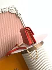 Uubags Louis Vuitton M14581 LV Bloom bag in red calfskin leather 20x11.5x4cm - 3