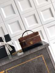 Uubags Chanel Vanity With Chain Suede Calfskin, Shiny Lambskin & Gold-Tone Metal In Dark Brown & Black 17x19.5x5cm - 1