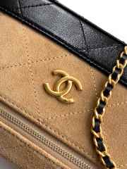 Uubags Chanel Vanity With Chain Suede Calfskin, Shiny Lambskin & Gold-Tone Metal In Caramel & Black 17x19.5x5cm - 4