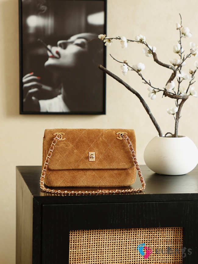 Uubags Chanel 19 Flap Bag in Caramel Brown Quilted Suede with Gold-Tone Hardware 14x22x10cm - 1