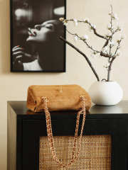 Uubags Chanel 19 Flap Bag in Caramel Brown Quilted Suede with Gold-Tone Hardware 14x22x10cm - 4