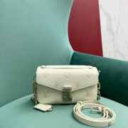 Uubags Louis Vuitton M27575 Pochette Métis East West Bag In Milky white/Peach 21.5x6x13.5cm - 1