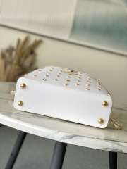 Uubags Louis Vuitton M27637 LV x TM Capucines BB Bag In Multicolored 27x18x9cm - 6