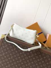 Uubags Louis Vuitton M27741 Pochette Liv In Milky White/Peach 24x13x6.5cm - 4
