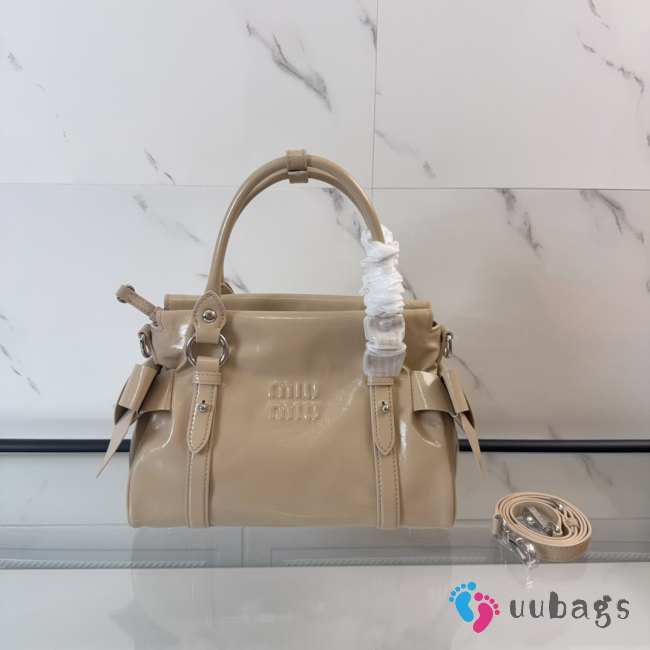 Uubags Miu Miu 5BA327 shiny leather top-handle bag in light beige 27x16x13cm - 1