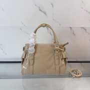 Uubags Miu Miu 5BA327 shiny leather top-handle bag in light beige 27x16x13cm - 6