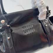 Uubags Miu Miu 5BA327 shiny leather top-handle bag in black 27x16x13cm - 2