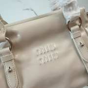 Uubags Miu Miu 5BA327 shiny leather top-handle bag in travertine stone 27x16x13cm - 3