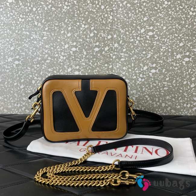 Uubags Valentino Garavani Viva Superstar Small Nappa Leather Shopping Bag In Tan 20x15x5cm - 1