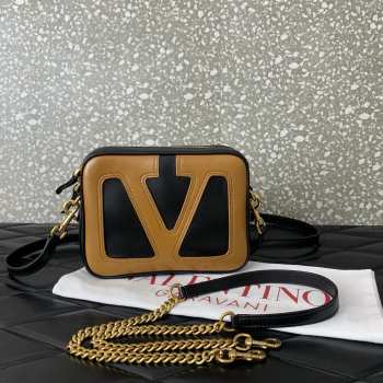 Uubags Valentino Garavani Viva Superstar Small Nappa Leather Shopping Bag In Tan 20x15x5cm