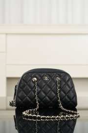 Uubags Chanel clutch with strap glossy calfskin with grain effect & gold-plated metal in black 11.7x19.5x5.5cm - 1