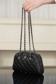 Uubags Chanel clutch with strap glossy calfskin with grain effect & gold-plated metal in black 11.7x19.5x5.5cm - 6