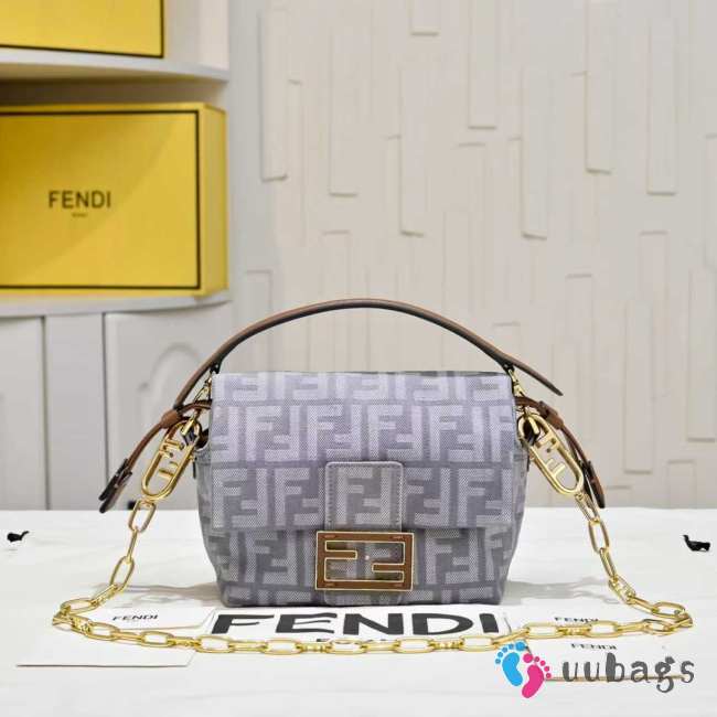 Uubags Fendi Mamma Baguette Medium Light Grey FF Flocked Denim Mini-Bag 26.5x8.5x18cm - 1