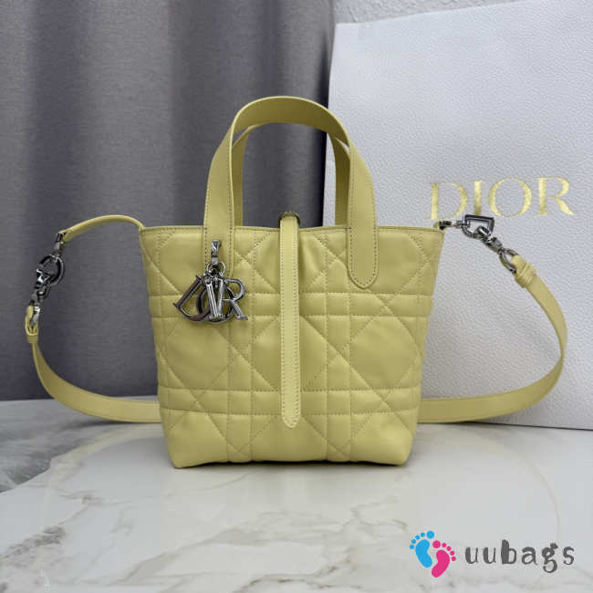Uubags Small Dior Toujours Tote Bag in portrait format Macrocannage Calfskin In Mimosa 18.5x18.5x12cm - 1