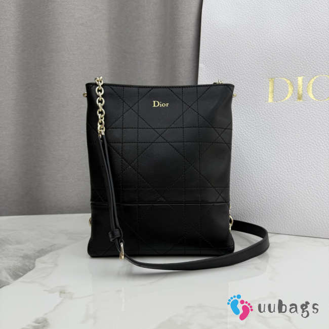 Uubags Small Vertical Dior Trianon Bag With Chain Black Flat Macrocannage Lambskin 18x21x7cm - 1