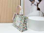Uubags Medium Dior Book Tote with Strap White Multicolor Daisy Garden Embroidery with Dior Médaillon 36x27.5x16.5cm - 6