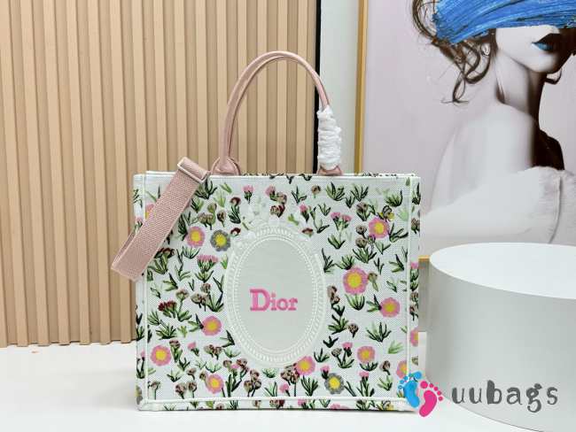 Uubags Large Dior Book Tote with Strap White Multicolor Daisy Garden Embroidery with Dior Médaillon 41x14x32cm - 1