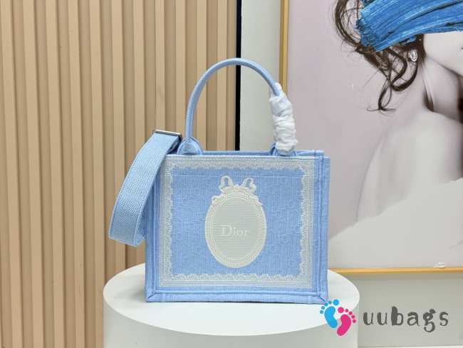 Uubags Dior Book Tote Mini Bag with Strap Dior Médaillon Dior Oblique Embroidery & Lace 20.5x16x7cm - 1