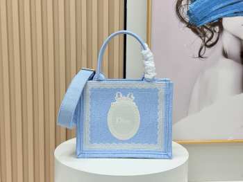Uubags Dior Book Tote Mini Bag with Strap Dior Médaillon Dior Oblique Embroidery & Lace 20.5x16x7cm