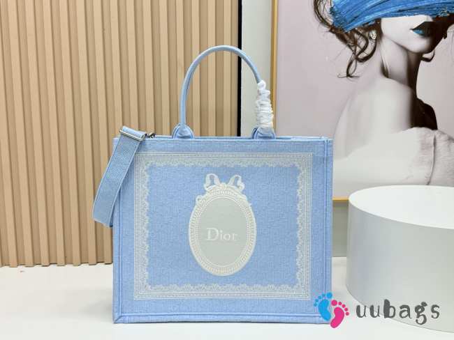 Uubags Small Dior Book Tote with Strap Celestial Blue Dior Oblique Embroidery With White Lace and Dior Médaillon 26.5x22x14cm - 1