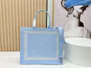 Uubags Small Dior Book Tote with Strap Celestial Blue Dior Oblique Embroidery With White Lace and Dior Médaillon 26.5x22x14cm - 2