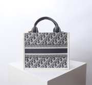 Uubags Small Dior Book Tote Black Dior Oblique Embroidery and Calfskin 26.5x22x14cm - 4