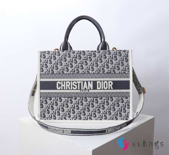 Uubags Medium Dior Book Tote Black Dior Oblique Embroidery and Calfskin 36x27.5x16.5cm - 1