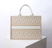 Uubags Medium Dior Book Tote Beige Dior Oblique Embroidery and Calfskin 36x27.5x16.5cm - 3
