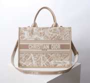 Uubags Dior Book Tote Medium in Toile de Jouy Embroidery In Beige 36x27.5x16.5cm - 1