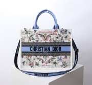 Uubags Dior Book Tote Medium in Jardin Botanique Embroidery In Multicolor/Blue 36x27.5x16.5cm - 1