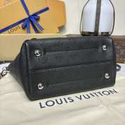 Uubags Louis Vuitton M54353 Bella Tote in Mahina Leather In Black 23x13x20cm - 2